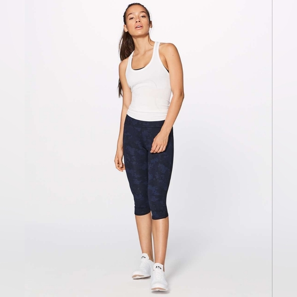 Lululemon Train Times Crop (17") Size 2 Camouflaged Midnight Navy Black / Black - Picture 1 of 16
